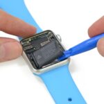 Bên trong Apple Watch - cỗ máy khổng lồ trong cái đồng hồ