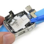 Bên trong Apple Watch - cỗ máy khổng lồ trong cái đồng hồ