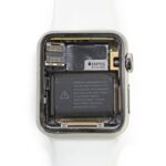 Bên trong Apple Watch - cỗ máy khổng lồ trong cái đồng hồ