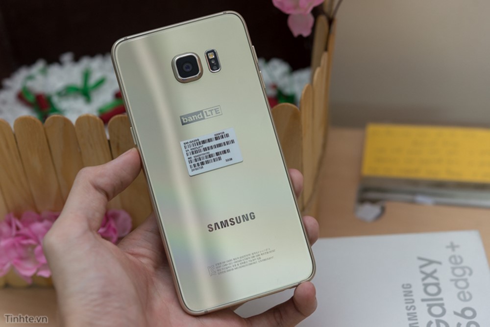 Đập hộp Galaxy S6 Edge+ bản xách tay