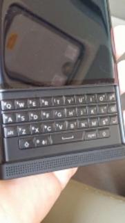 Rò rỉ hình ảnh thực tế BlackBerry Venice chạy Android