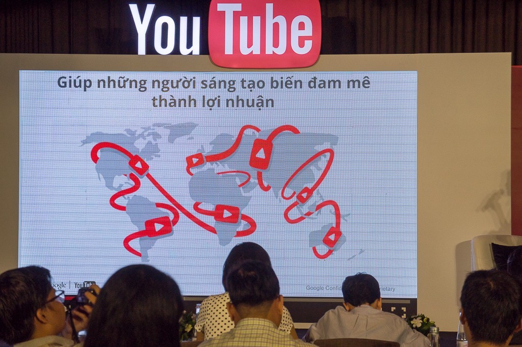 youtube-sinh-nhat-1-nam-tai-vietnam-14