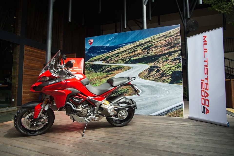 Ducati Multistrada 1200 chính thức ra mắt tại Việt Nam, có hai phiên bản giá 649 và 762 triệu đồng