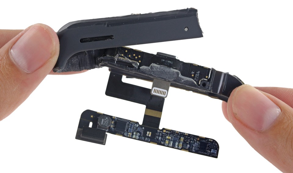 iFixit mở ốp lưng kèm pin iPhone 6 - Apple Smart Battery Case