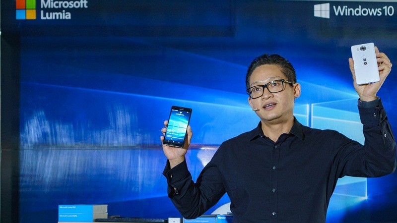 techsignin-ong-vu-minh-tri-gioi-thieu-lumia-950-950-XL-2