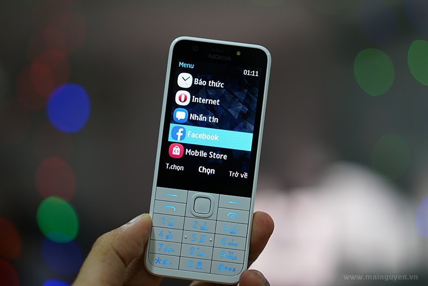 Ảnh khui hộp Microsoft Nokia 230 Dual SIM giá 1,4 triệu đồng