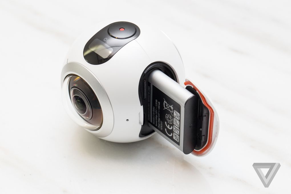 Samsung Gear 360 (Samsung Galaxy Unpacked 2016)