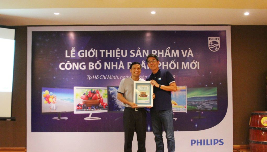 Viết Sơn chính thức phân phối màn hình Philips