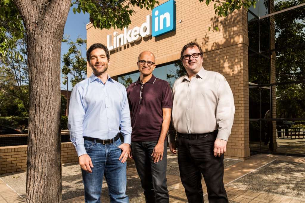 Microsoft bất ngờ mua lại LinkedIn với giá 26,2 tỷ USD