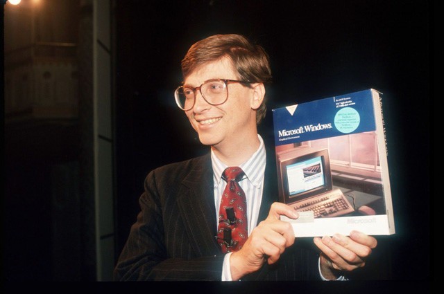 Bill Gates đã từng biến Apple thành bàn đạp đưa Microsoft lên đỉnh với Windows