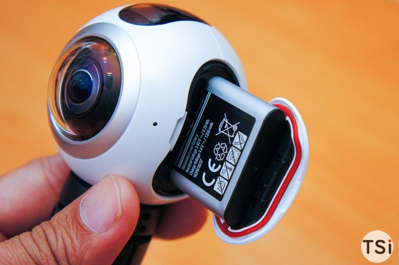 Samsung Gear 360 chính thức, giá tại Mỹ là 349 USD