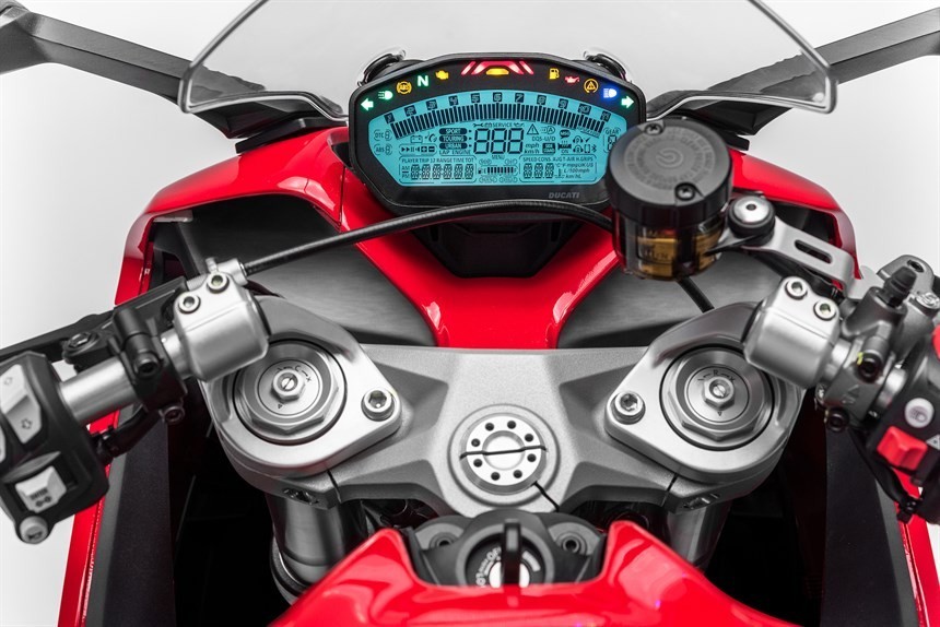 Ducati 939 SuperSport 2017 được chính thức ra mắt, giá từ 13.000 USD