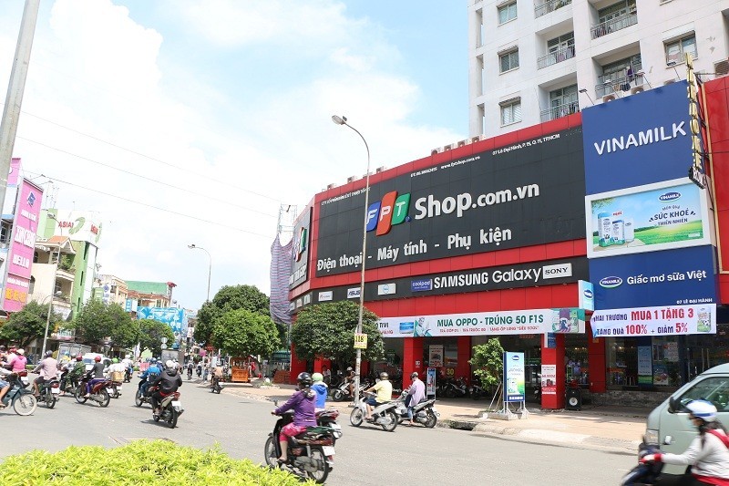 FPT Retail hợp tác Vinamilk, kiêm thêm bán sữa