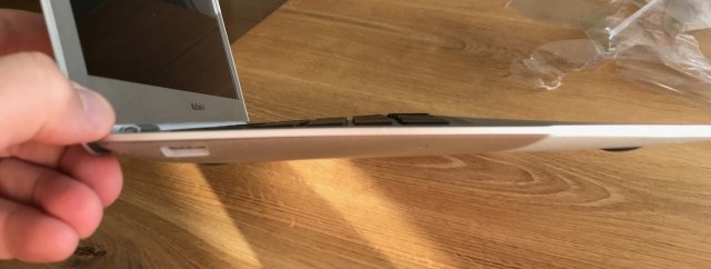 Apple đổi pin Macbook bị phồng miễn phí