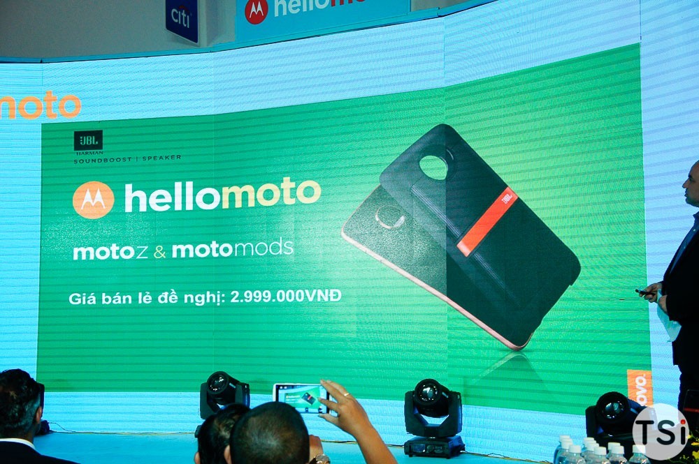 Moto Z, Z Play lên kệ giá 10 và 16 triệu đồng, có nắp lưng hoán đổi Moto Mods