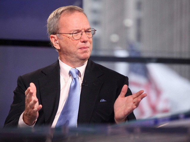 Eric Schmidt – Cựu CEO Google: Trả lời nhanh mọi email