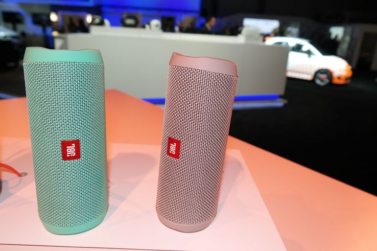 CES 2017: JBL ra mắt nhiều loa và phụ kiện âm thanh