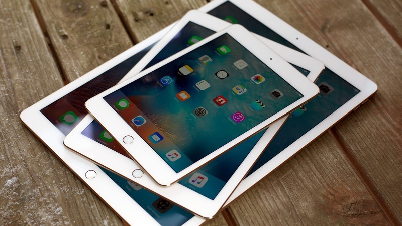 iPad giảm sự thu hút: Apple thiếu sáng tạo và smartphone đang to ra