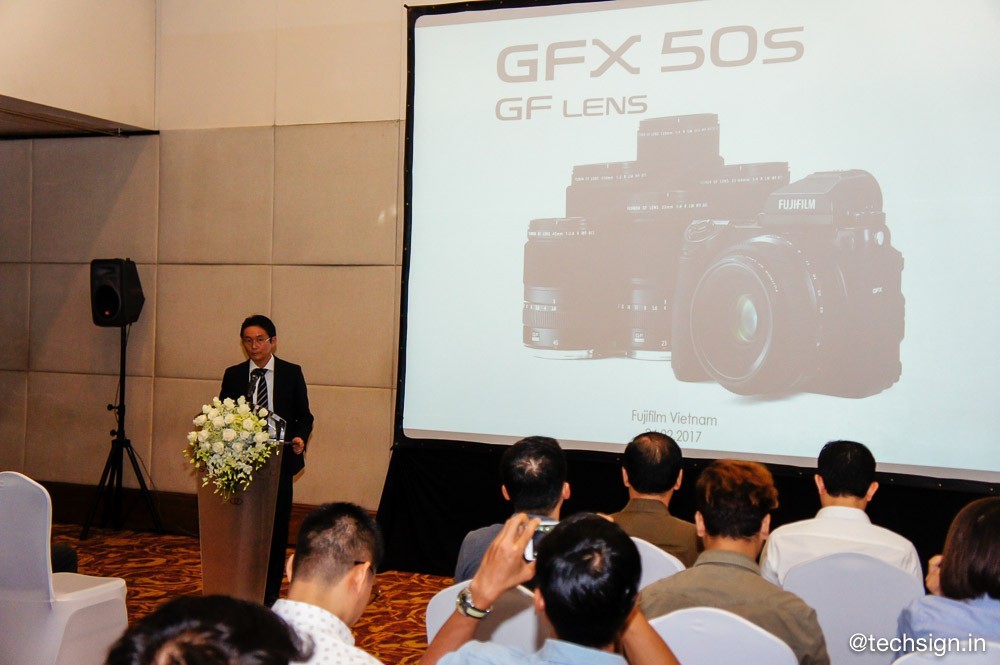 Fujifilm ra mắt máy ảnh Medium Format GFX G50S, máy X-T20 và X100F