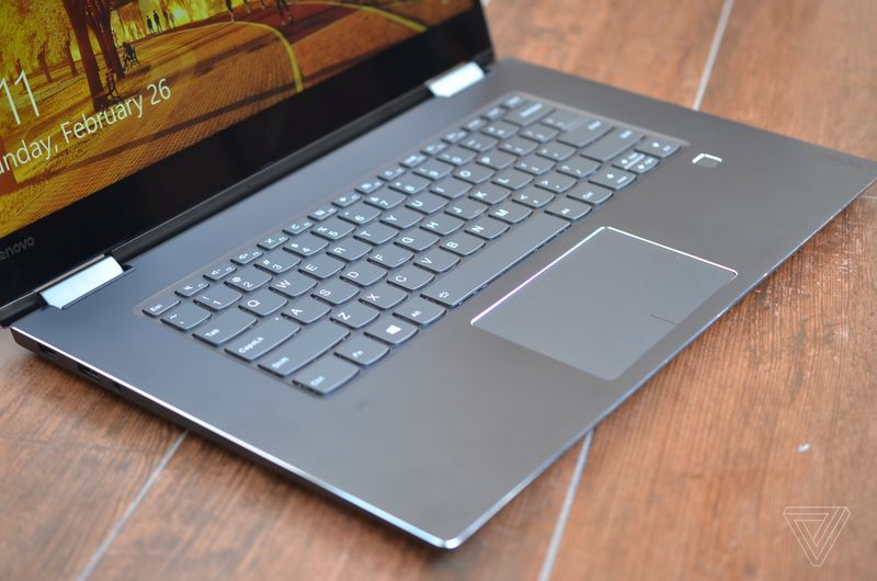 Lenovo ra mắt laptop Yoga 720: tích hợp cảm biến vân tay, thiết kế cao cấp