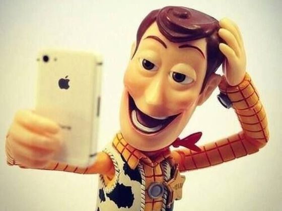 Người Châu Âu không thực sự thích nhìn ảnh selfie của người khác