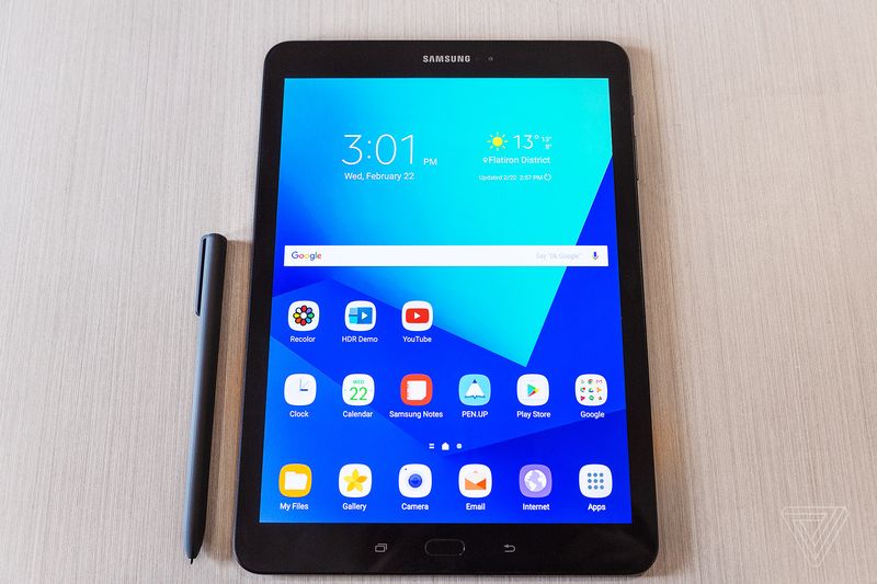 MWC 2017: Samsung tung 3 tablet, nhá hàng chiếc smartphone mới