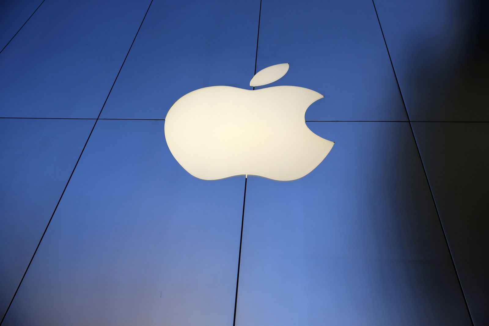 Apple: Lịch sử hình thành và ý nghĩa logo | bởi Quyền Vũ | Brands Vietnam