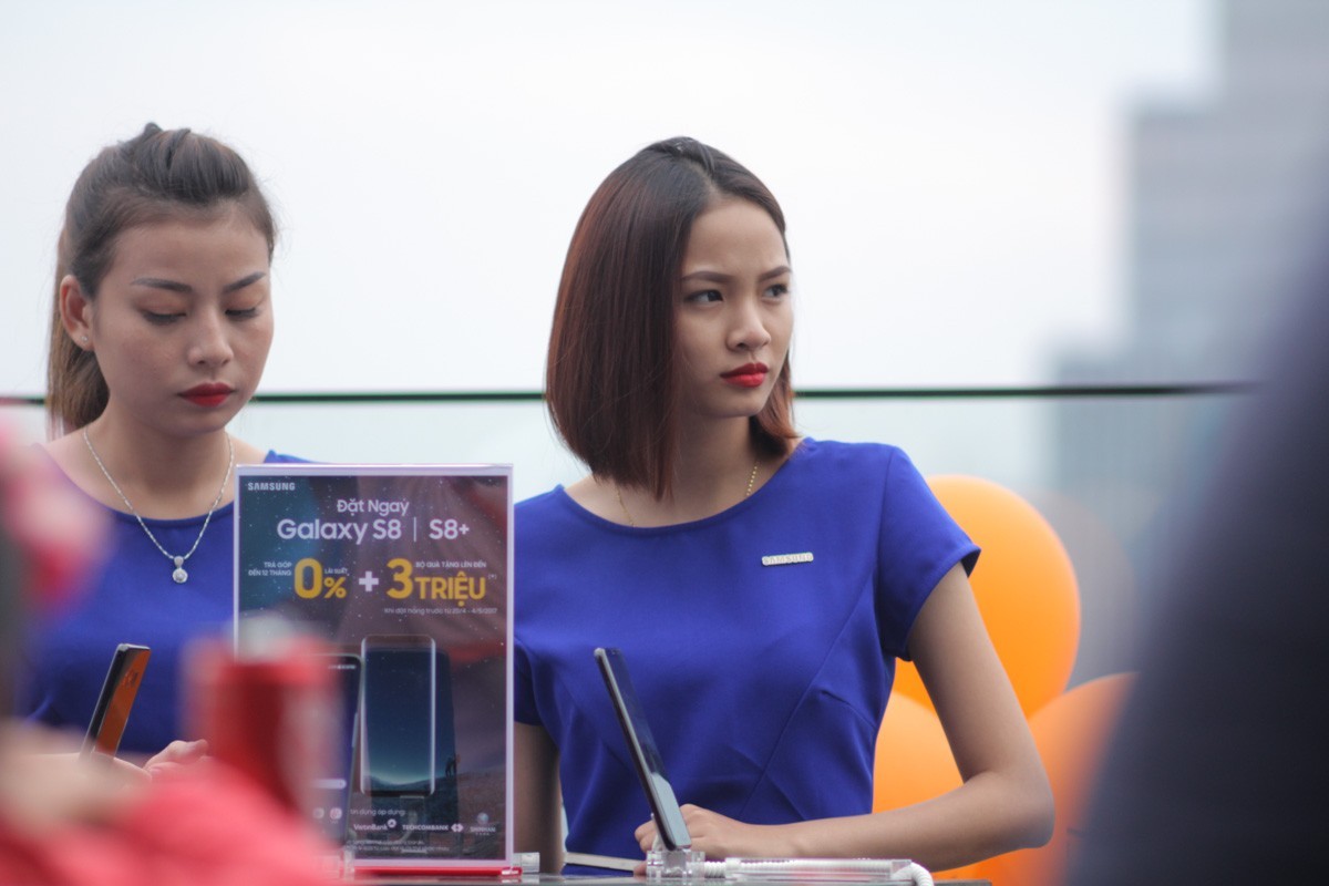 Hnammobile tổ chức Sky Pool Party giới thiệu Galaxy S8