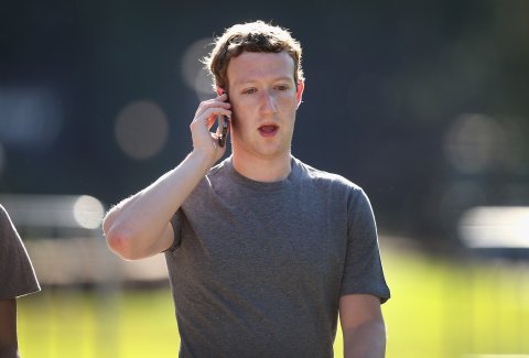 Mark Zuckerberg chia sẻ lí do Facebook mua lại các công ty lớn thành công