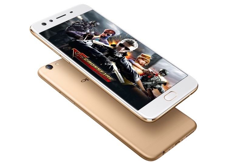 Sôi động trong ngày mở bán OPPO F3 Plus tại TP.HCM