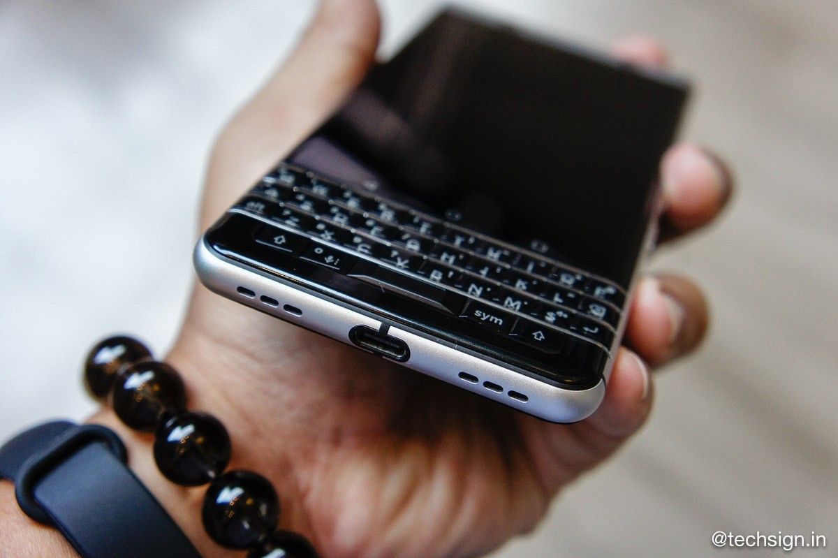 Sờ tận tay BlackBerry KeyOne: bàn phím cứng vẫn rất lôi cuốn