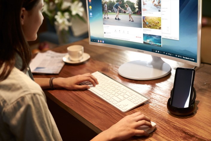 Samsung DeX lên kệ với giá 2,7 triệu đồng, bán từ 3/6