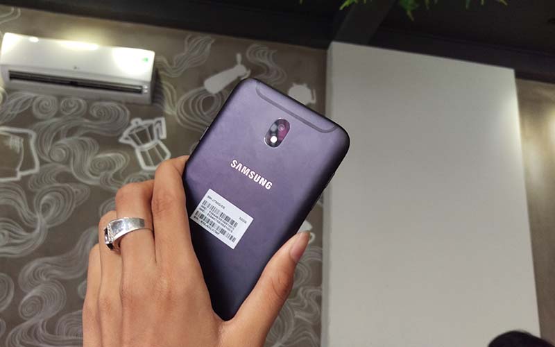 Samsung Galaxy J7 Pro: thiết kế đẹp, camera nổi trội