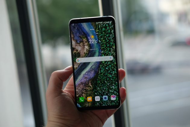 LG V30 chính thức xuất hiện và những điểm nhấn đầu tiên cần biết