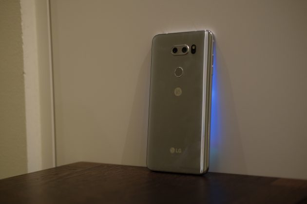 LG V30 chính thức xuất hiện và những điểm nhấn đầu tiên cần biết