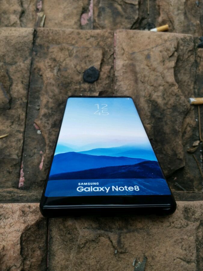 Samsung Galaxy Note8 lộ ảnh chi tiết ngoài đời thực