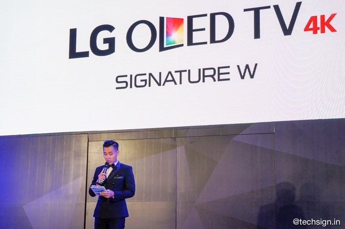 Lên kệ TV dán tường LG OLED Signature W, giá 300 và 650 triệu đồng