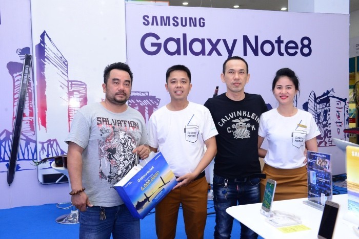 Galaxy Note8 tạo kỷ lục doanh số dòng sản phẩm cao cấp