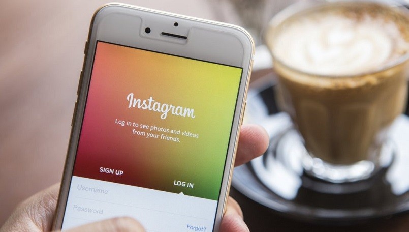 Instagram thử nghiệm tính năng Stories đồng bộ với Facebook