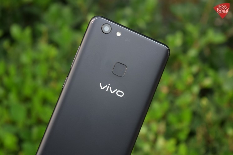 Vivo chính thức ra mắt smartphone hiển thị tràn màn hình Vivo V7+ 