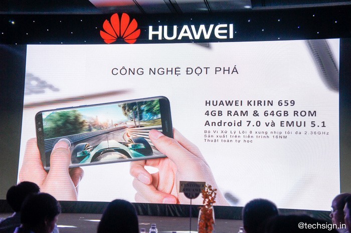 Huawei Nova 2i giá 6 triệu, đặt hàng online tặng bộ quà 6 triệu đồng