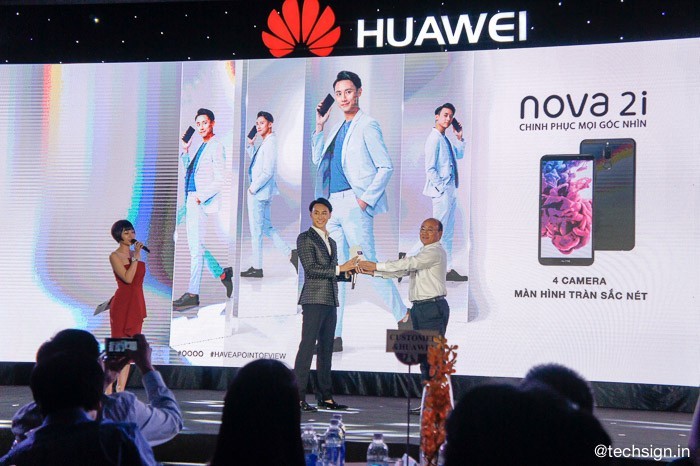 Huawei Nova 2i giá 6 triệu, đặt hàng online tặng bộ quà 6 triệu đồng