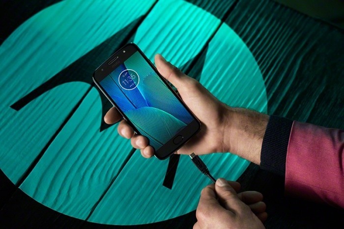 Motorola ra mắt moto G5S Plus giá 7 triệu đồng: tặng áo khoác, hỗ trợ trả góp