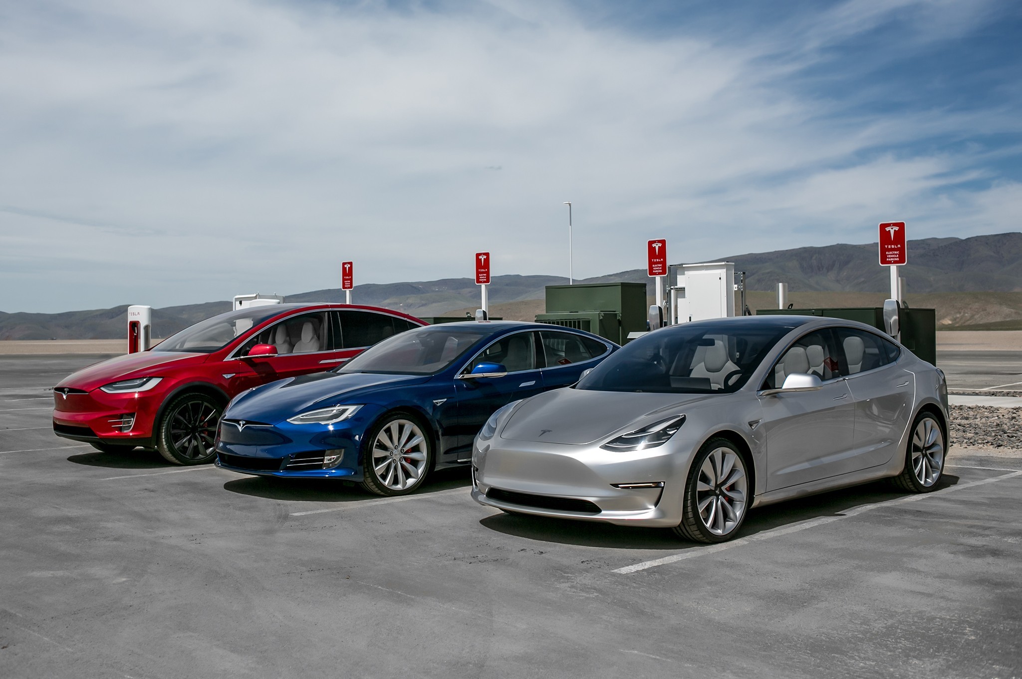 Mẫu xe điện Tesla Model 3 gặp rắc rối, Musk nói 'nút cổ chai' ở khâu sản xuất