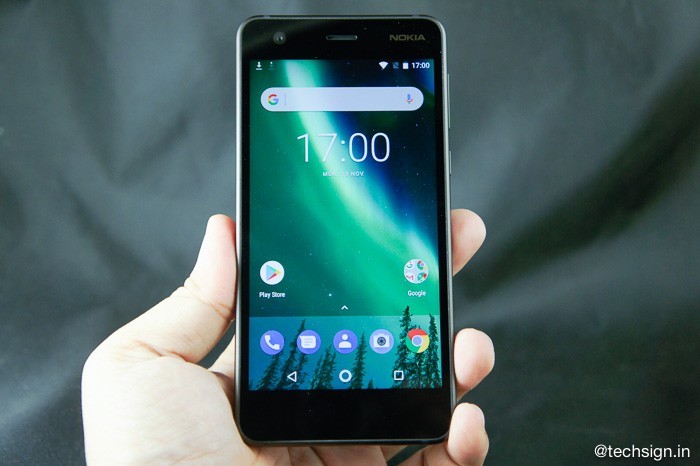 Mở hộp Nokia 2: với 2,4 triệu đồng máy có gì?