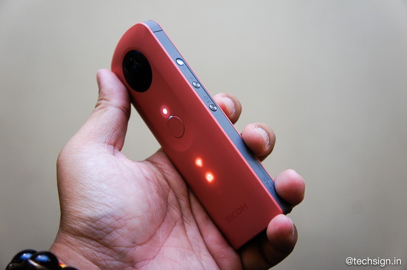 Camera 360 Ricoh Theta V ra mắt tại Việt Nam giá 11 triệu, có bán cả phụ kiện