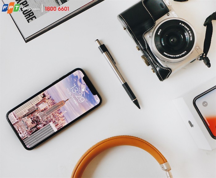 FPT Shop ưu đãi 2 năm bảo hành cho khách đặt iPhone X