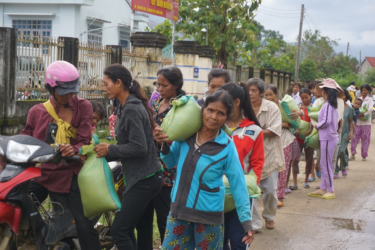 Grab hỗ trợ người dân bị lũ lụt tại Khánh Hoà