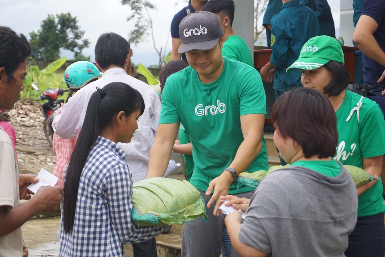 Grab hỗ trợ người dân bị lũ lụt tại Khánh Hoà