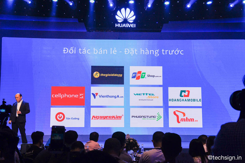 Huawei Nova 3e ra mắt: hai màu, thiết kế tai thỏ, tỉ lệ màn hình mới